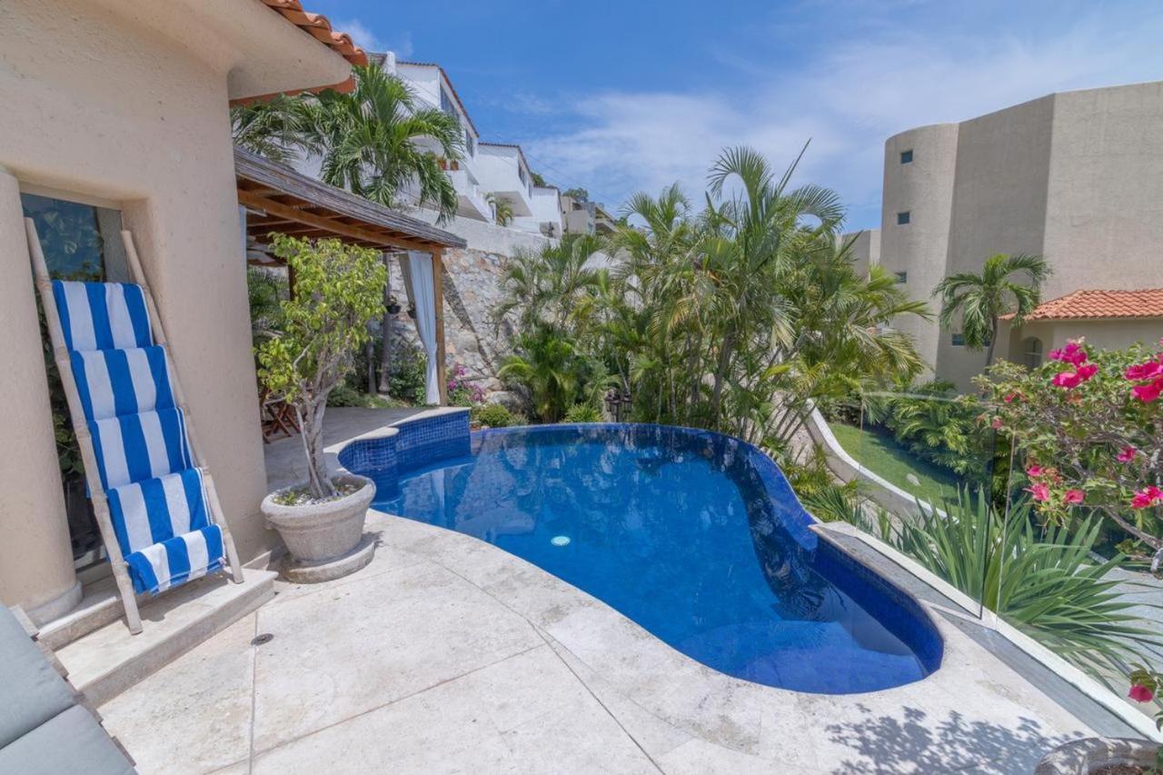 Tres, Villas Brisas, Guitarron Acapulco