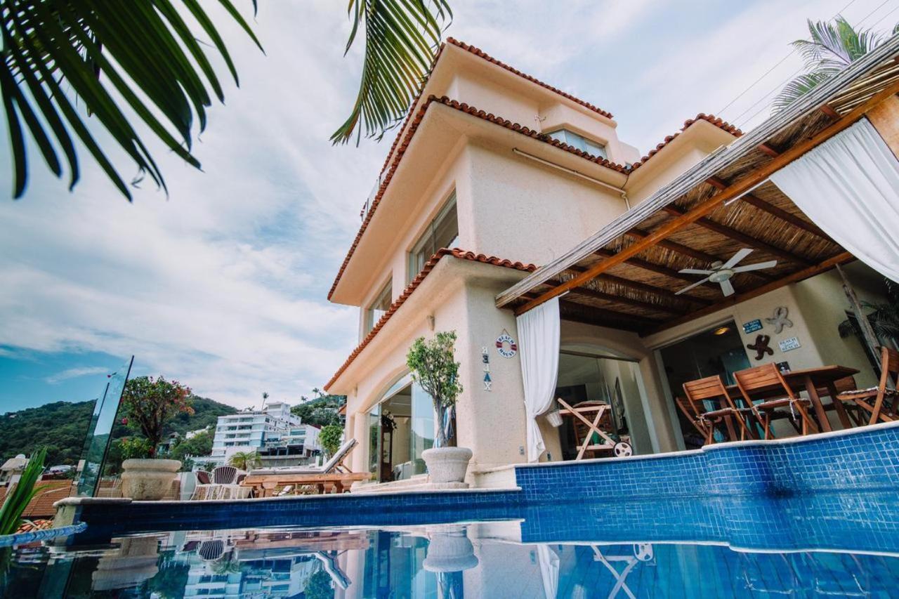 Tres, Villas Brisas, Guitarron